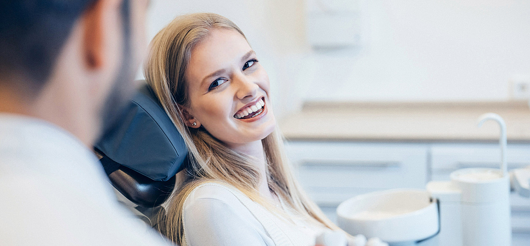 La importancia de las revisiones dentales periódicas: la clave para una sonrisa sana